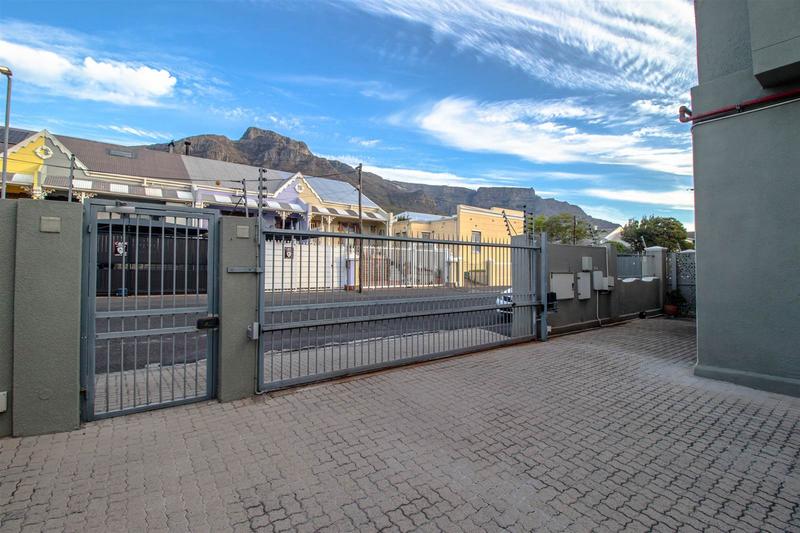 To Let 2 Bedroom Property for Rent in Woodstock Western Cape